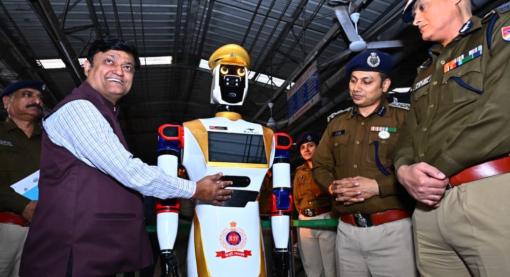 Indian Railways Deploys Humanoid Robot ASC ARJUN at Visakhapatnam for Smart Station Security