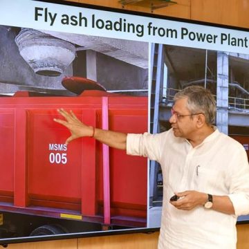 Railway Minister Vaishnaw Unveils Eight New Freight Reforms Railway Minister Vaishnaw Unveils Eight New Freight Reforms