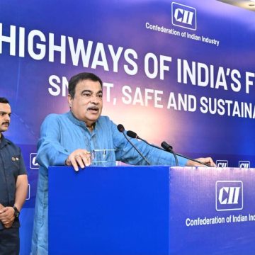 No Compromise on Highway Quality, Gadkari Warns Contractors and Officials