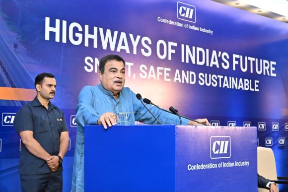 No Compromise on Highway Quality, Gadkari Warns Contractors and Officials