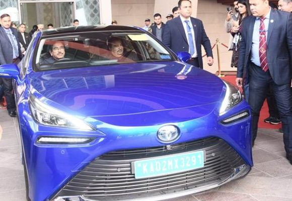 With Joshi at the Wheel, Gadkari Joins Hydrogen Car Drive to Signal India’s Clean Mobility Push