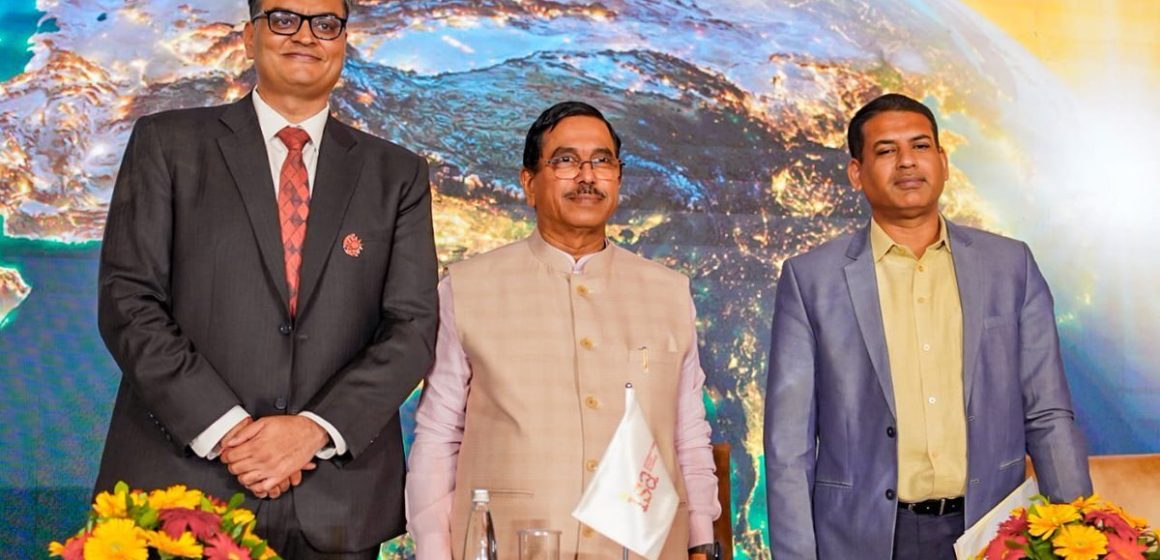 India’s Solar Push Goes Local: Minister Joshi Highlights People-Centric Energy Transition at ISA Curtain Raiser India’s Solar Push Goes Local: Minister Joshi Highlights People-Centric Energy Transition at ISA Curtain Raiser