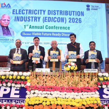Power Minister Calls for Financially Strong Discoms to Drive India’s Energy Future